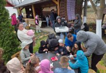 Bucurie și tradiție în Joia Mare, la Parohia Țicleni