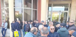 Șefii CEO, huiduiți din nou!