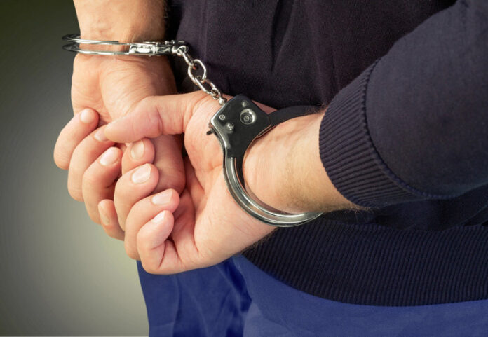 Arestat pentru tentativă de viol și violare de domiciliu