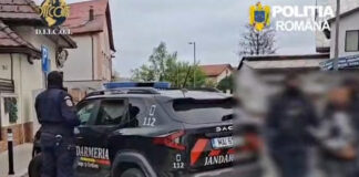 14 persoane arestate după perchezițiile făcute la gruparea care vindea droguri elevilor