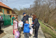 Zeci de copii din Schela s-au bucurat de darurile caravanei „Gorjeanul”