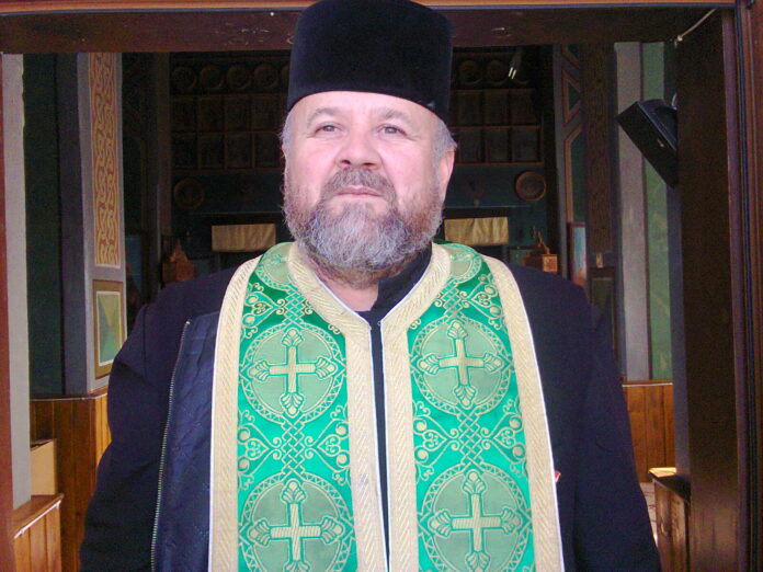 Învăţătura Preotului de mir – Numai credinţa în Hristos Cel Înviat este legătura trainică şi solidă care ne apropie pe noi de Puterea Sa!