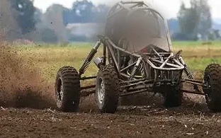 Tânără de 18 ani și un băiat de 14 ani, răniți în accident cu buggy