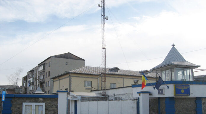 Paște după gratii: meniuri speciale și slujbe pentru sutele de deținuți de la Penitenciarul Târgu Jiu