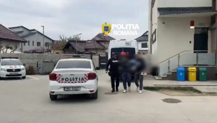 VIDEO: Tânărul care a scos din funcțiune sistemul video ca să fure banii din seiful unui magazin, monitorizat cu brățară electronică