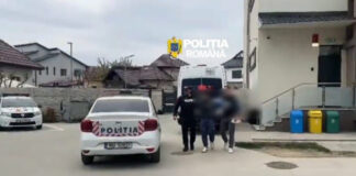 VIDEO: Tânăr reținut după ce a scos din funcțiune sistemul video și a furat banii din seiful unui magazin