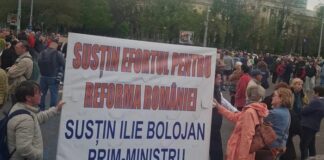 Piața Victoriei, între susținere și huiduieli. Cine l-a apărat, de fapt, pe Bolojan?