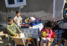 Caravana „Gorjeanul” a adus bucurie copiilor din Scoarța