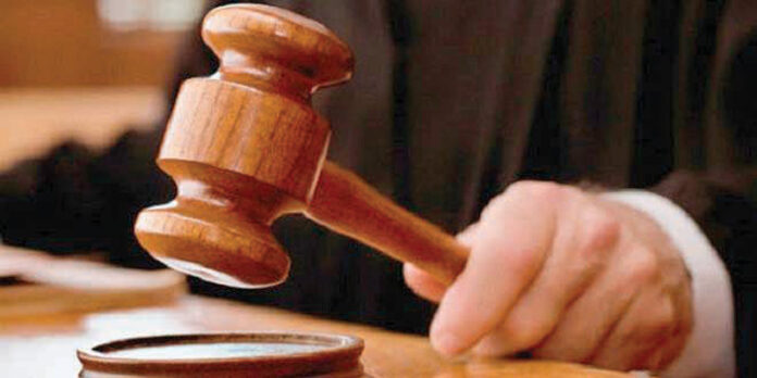 Condamnat, deși a fost iertat de iubita pe care a lovit-o cu pumnul!