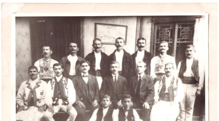 Fotografii de familie, parte dintr-o expoziție la Muzeul Județean