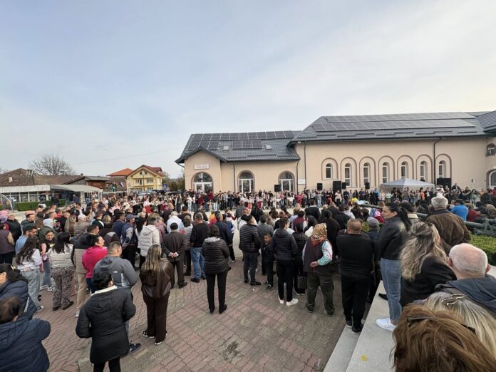 Tradiția a adunat sute de oameni la Tismana, la Hora de pomană