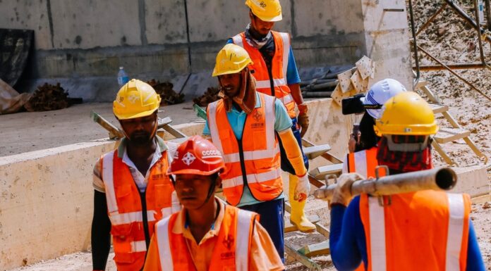 Taxele pentru muncitorii străini, eliminate