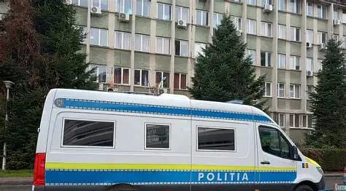 Bărbatul care a stropit-o pe mama lui cu untură încinsă pe față, reținut a doua oară