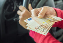 Condamnat pentru mita de 300 de euro oferită unui polițist