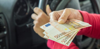 Condamnat pentru mita de 300 de euro oferită unui polițist