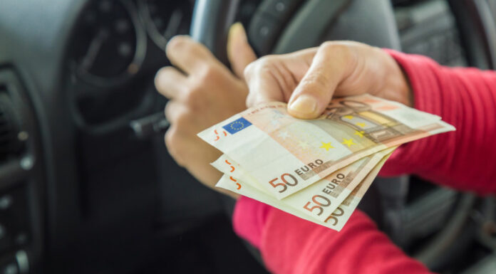 Condamnat pentru mita de 300 de euro oferită unui polițist
