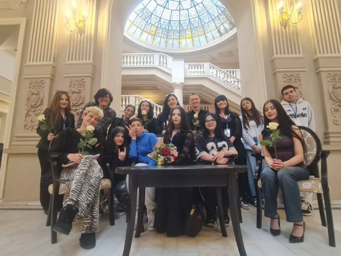 Premii importante pentru elevii Liceului de Arte din Târgu Jiu