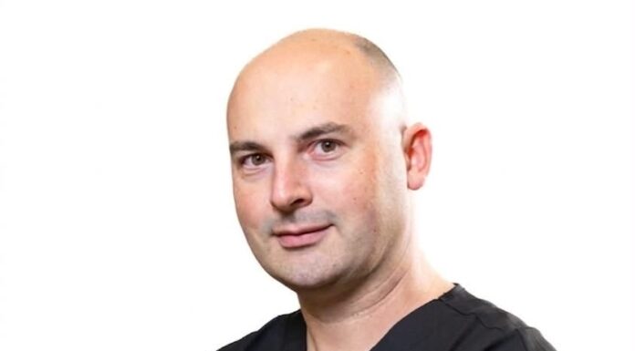 Medic specialist în chirurgie plastică, la Spitalul Județean