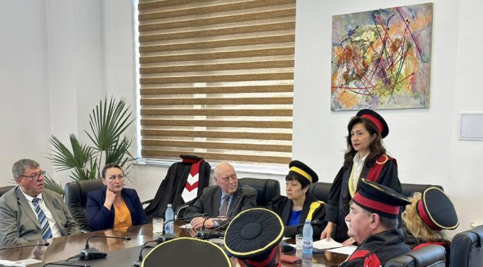 UCB: Profesor german, distins cu titlul de Doctor Honoris Causa