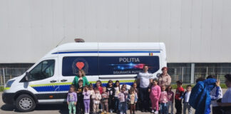 Polițiștii, în acțiune la o școală din Bălești