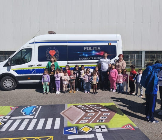 Polițiștii, în acțiune la o școală din Bălești