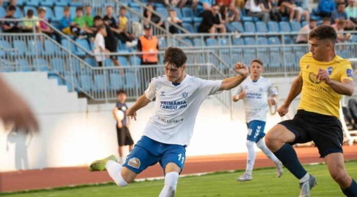 Ultimul meci al sezonului pentru echipa de fotbal