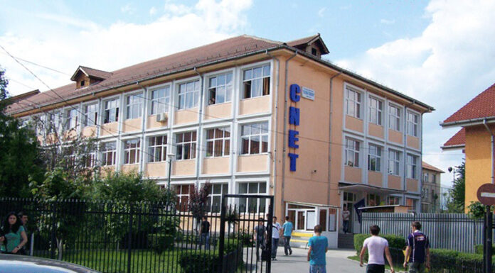 Elevi din Târgu Jiu, în finala unei competiții de antreprenoriat