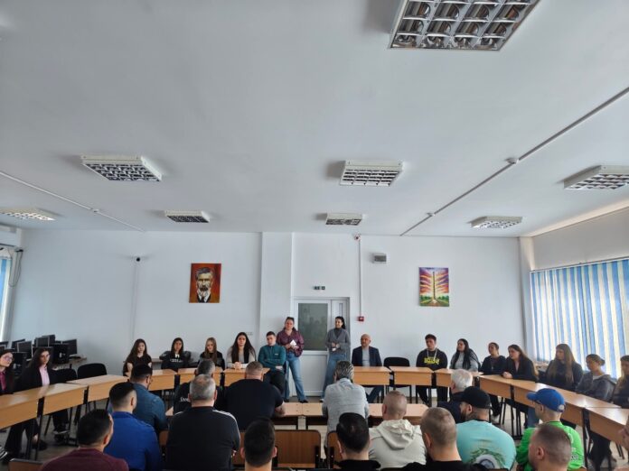 Deținuți din Penitenciarul Târgu Jiu, față în față cu studenții UCB