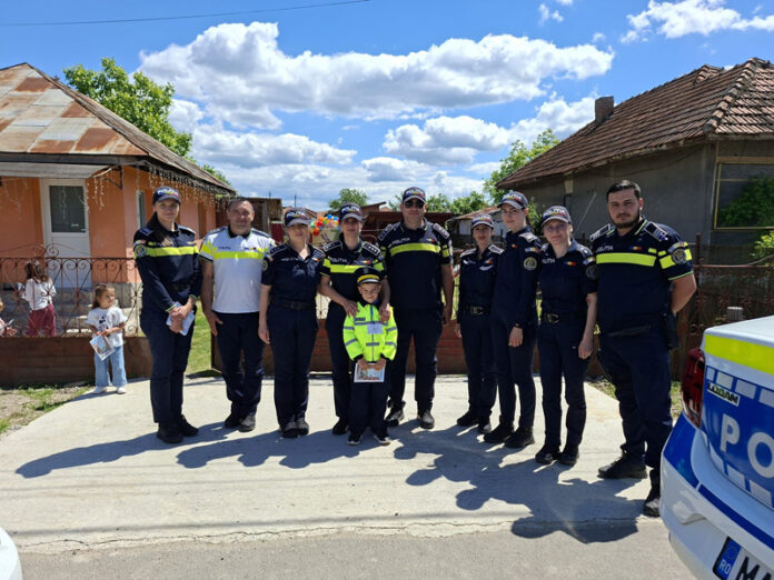 Misiune specială pentru un băiețel care iubește Poliția