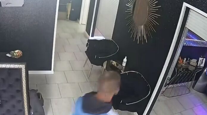 Reținut după furt comis într-un salon de înfrumusețare