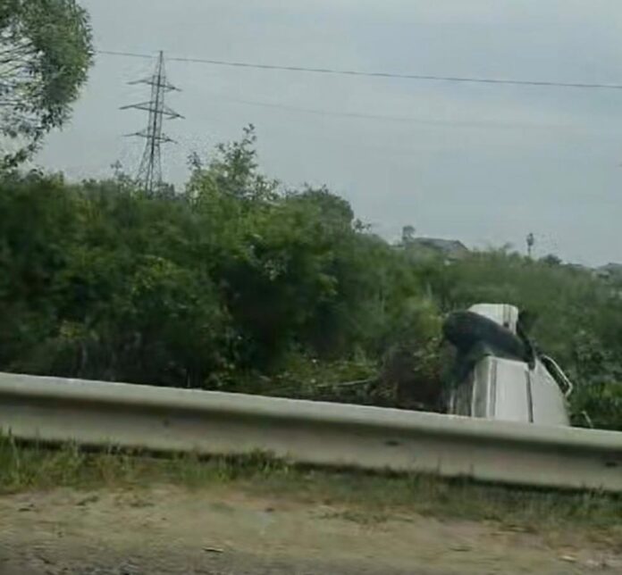 Accident cu patru răniți provocat de un șofer începător