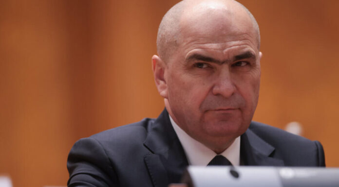 Premierul demis convoacă prefecții și primarii