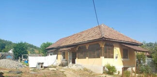 Casă dintr-o comună din Gorj, vândută de ANAF cu tot cu probleme: fără cadastru și încă locuită