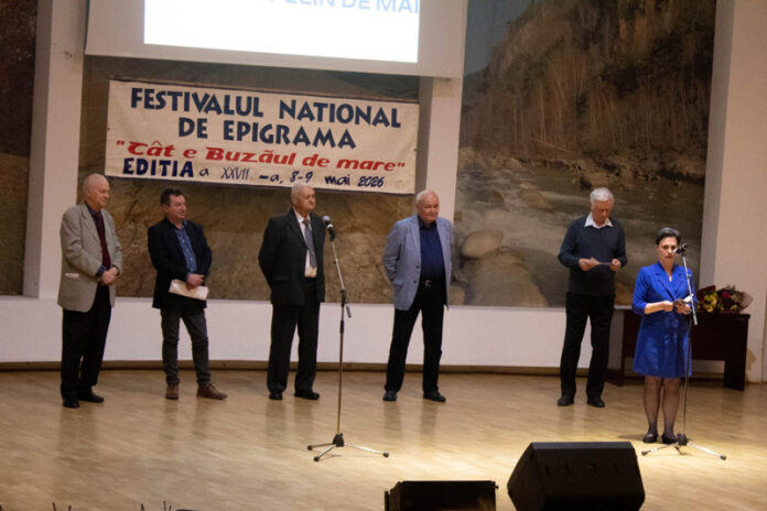 Membrii Cenaclului Hohote au revenit la Târgu Jiu cu o zestre bogată de premii de la ediția a XXVII-a a Festivalului Național de Epigramă „Cât e Buzăul de mare”