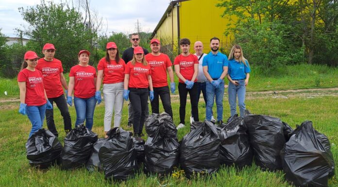 Studenții de la UCB, ADIS Gorj și voluntarii au ecologizat un cartier din Târgu Jiu