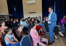 Cum transformă elevii din Bolboși experiențele Erasmus+ în Ghid de bune practici pentru întreaga școală