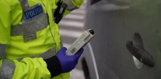 Femeie reținută după ce a fost prinsă băută și fără permis la volan
