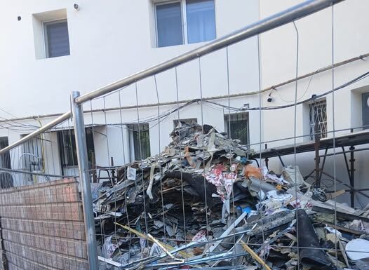 Firmă amendată pentru că a amestecat azbestul cu alte deșeuri