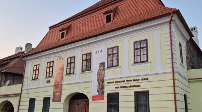 Expoziția ,,Incursiune în spiritul brâncușian”, deschisă la sediul Muzeului Municipal ,,ION RAICA” din orașul Sebeș, până în data de 1 iunie 2026