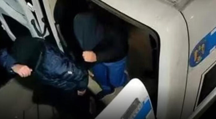 Scandal pe șantier: Doi bărbați din Vrancea, reținuți după ce și-au lovit un coleg cu cuțitul