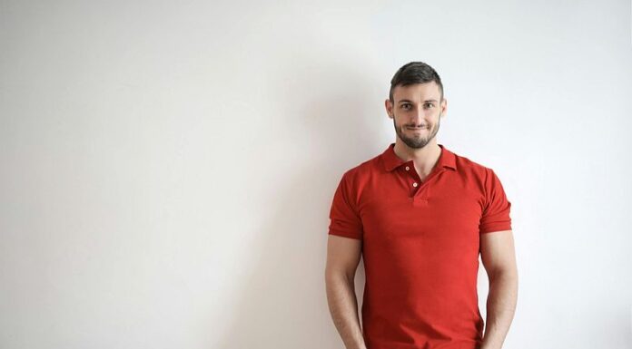 Ce trebuie să știi înainte să cumperi un tricou nou: ghidul bărbatului pragmatic