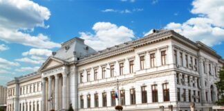 Expoziție a studenților și absolvenților specializării ,,Pictură” a Facultății de Teologie Ortodoxă, la sediul Universității din Craiova