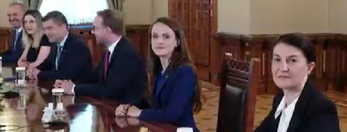 PSD e pregătit pentru un guvern minoritar. USR, la consultări