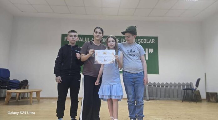 Succes pentru tinerii actori ai trupei ”Vatra Dacică”