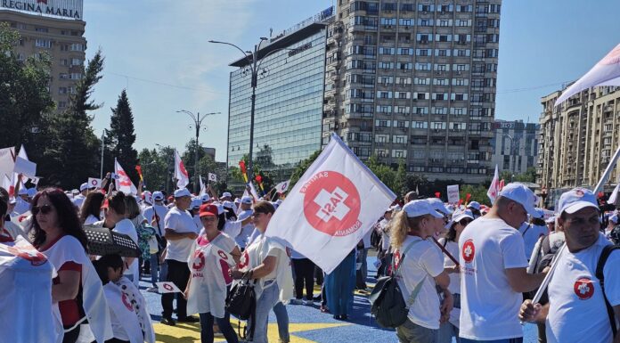 Peste 100 de sindicaliști din Gorj protestează la București
