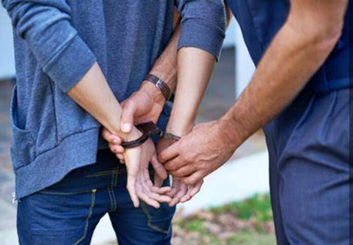 Bărbat din Licurici, arestat după ce ar fi violat o fată de 13 ani