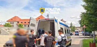 Arestați după ce au intrat peste o familie din Jupânești