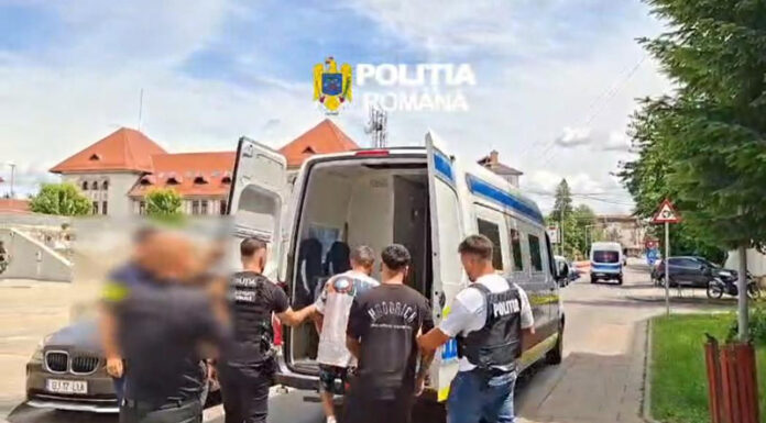 Arestați după ce au intrat peste o familie din Jupânești