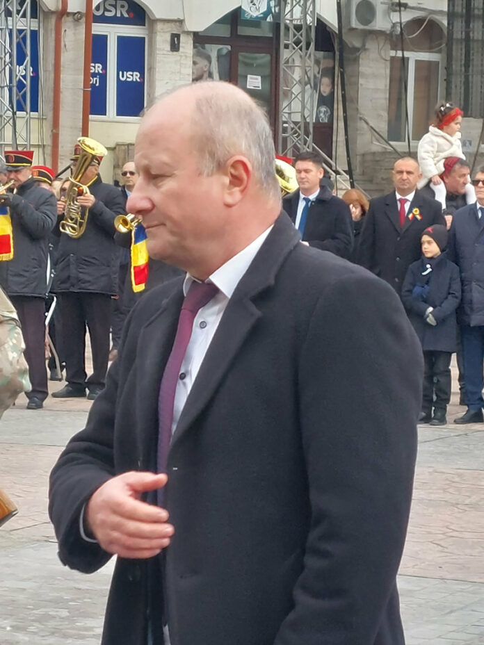 Favoritul pentru preluarea conducerii CEO – director pensionar cu venituri de 32.000 de lei pe lună și în proces cu compania!