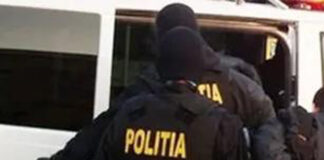Reținut pentru fapte cu conotații sexuale comise în fața unor minore